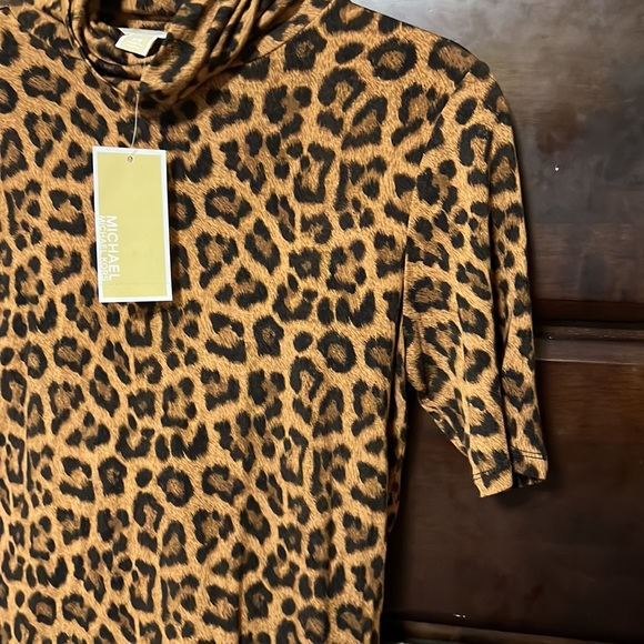 Short Sleeve Turtleneck - Picture 5 of 6